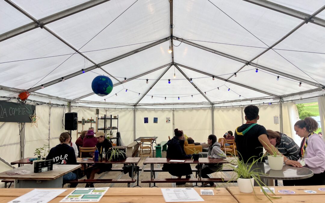 Café ouvert à la population